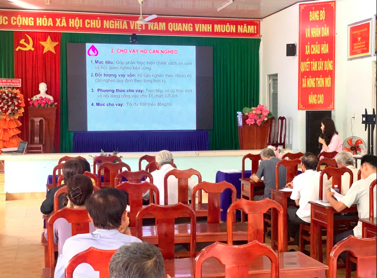 Tập huấn nghiệp vụ cho Ban Quản lý Tổ TK&VV xã Châu Hòa