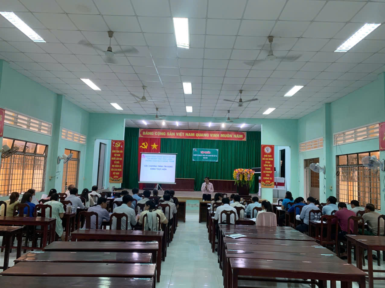 Phòng giao dịch Ngân hàng Chính sách xã hội Giồng Trôm triển khai công tác tập huấn nghiệp vụ ủy thác